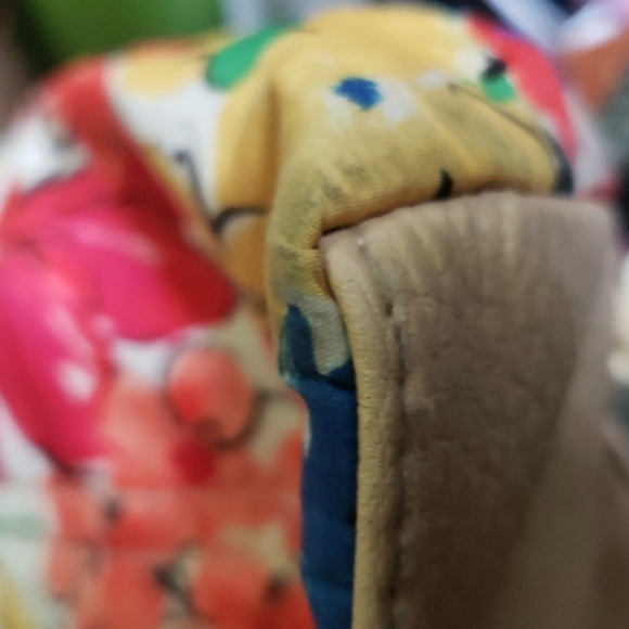 FLORAL SATIN LIKE, AND FAUX LEATHER CROSSBODY. - Picture 6 of 6